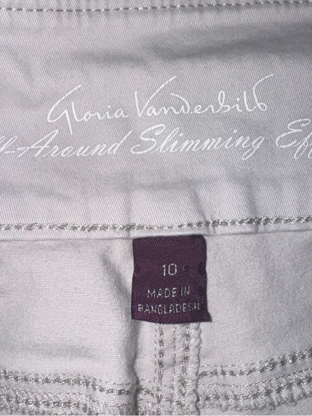 Gloria Vanderbilt Amanda Shorts Womens 10 Cream Colored Slimming Stretch Casual - Picture 5 of 9
